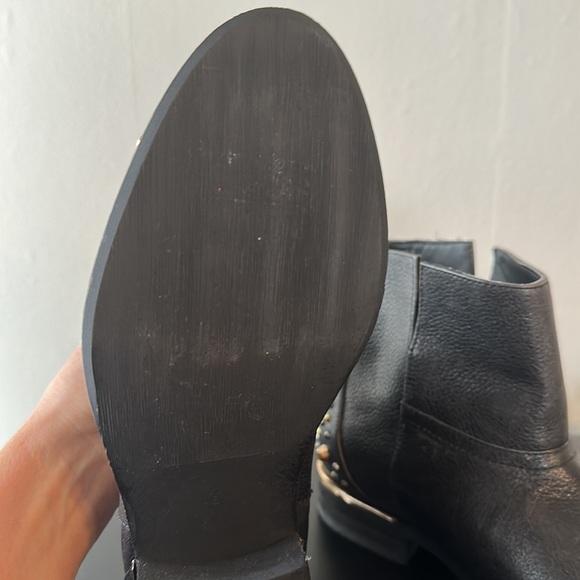 Modern Vice brand booty used couple of times size 6 one side in a litte tear - Picture 11 of 17